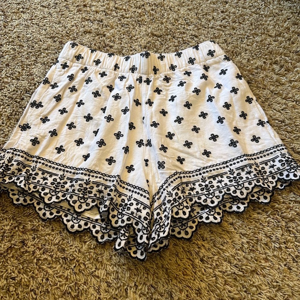 Abercrombie & Fitch White & Black Lace Trim Linen Shorts S